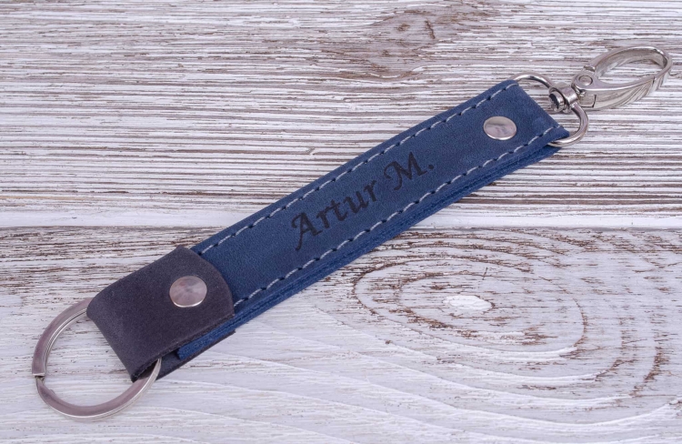 Skórzany brelok na klucze.jpg