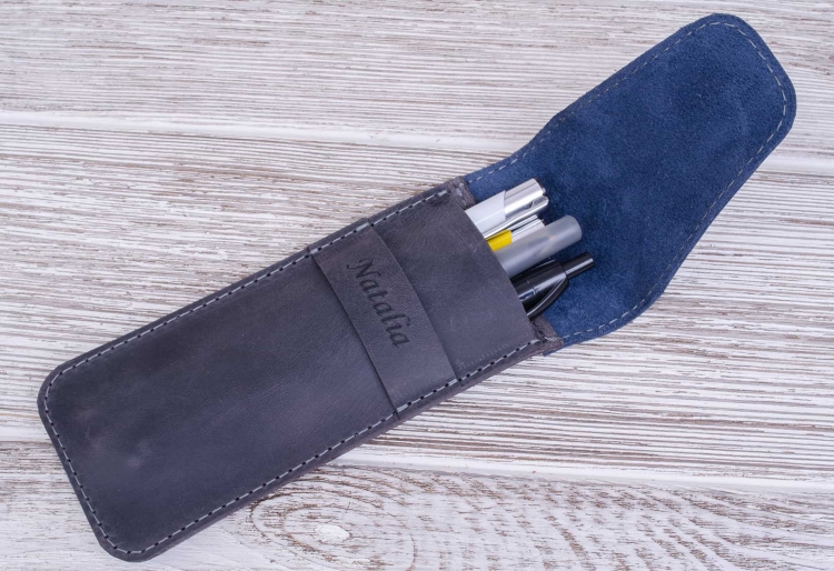 Mały piórnik skórzany.jpg